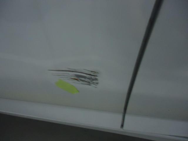 左フロントドア板金　インサイト　６ＡＡ－ＺＥ４　Ｒ１年式　ご新規様　初来店　大阪市　車検　修理　鈑金　塗装　事故修理　パーツ持込取付　西成区　阿倍野区　住吉区　住之江区　