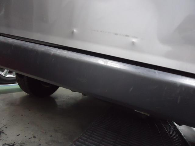 リヤ廻り修理　ＮＶ２００バネット　ＤＢＦ－ＶＭ２０　Ｈ３１年式　ご新規様　初来店　大阪市　車検　修理　鈑金　塗装　事故修理　パーツ持込取付　西成区　阿倍野区　住吉区　住之江区　