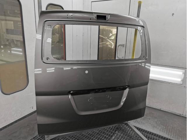 リヤ廻り修理　ＮＶ２００バネット　ＤＢＦ－ＶＭ２０　Ｈ３１年式　ご新規様　初来店　大阪市　車検　修理　鈑金　塗装　事故修理　パーツ持込取付　西成区　阿倍野区　住吉区　住之江区　