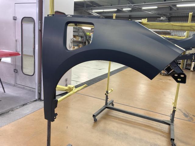 右フロント廻り修理　ＢＭＷ　i３　３ＬＡ－８Ｐ０６　Ｒ２年式　ご新規様　初来店　大阪市　車検　修理　鈑金　塗装　事故修理　パーツ持込取付　西成区　阿倍野区　住吉区　住之江区　