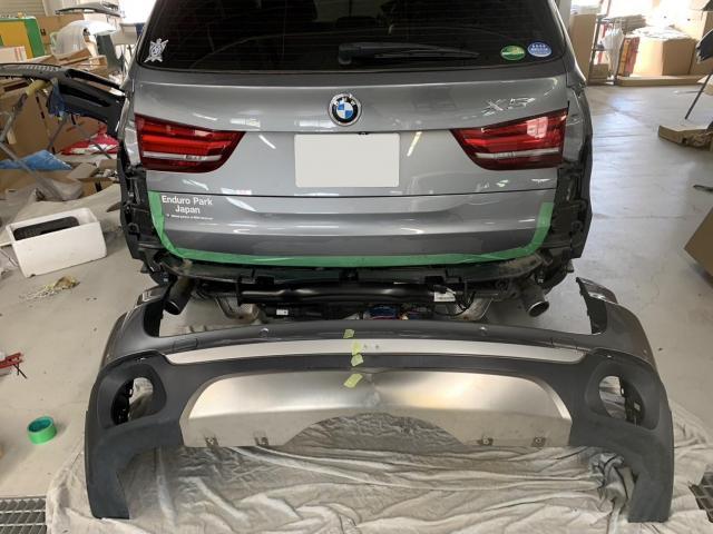 リヤ廻り修理　ＢＭＷ　Ｘ５　ご新規様　初来店　大阪市　車検　修理　鈑金　塗装　事故修理　パーツ持込取付　西成区　阿倍野区　住吉区　住之江区　