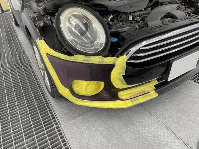 フロントバンパー修理　ＢＭＷミニ　ご新規様　初来店　大阪市　車検　修理　鈑金　塗装　事故修理　パーツ持込取付　西成区　阿倍野区　住吉区　住之江区　