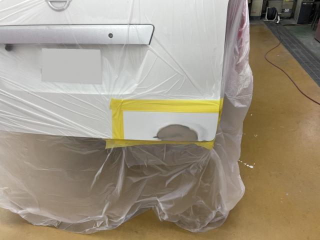 リヤ廻り修理　キャラバン　ＣＢＦ－ＶＲ２Ｅ２６　Ｒ１年式　ご新規様　初来店　大阪市　車検　修理　鈑金　塗装　事故修理　パーツ持込取付　西成区　阿倍野区　住吉区　住之江区　