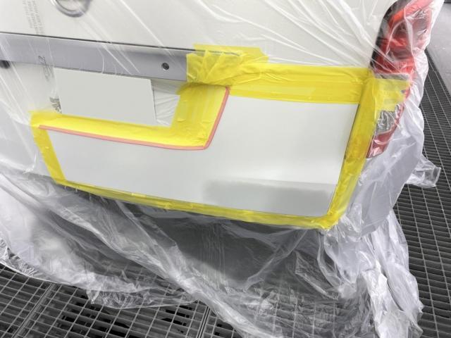 リヤ廻り修理　キャラバン　ＣＢＦ－ＶＲ２Ｅ２６　Ｒ１年式　ご新規様　初来店　大阪市　車検　修理　鈑金　塗装　事故修理　パーツ持込取付　西成区　阿倍野区　住吉区　住之江区　