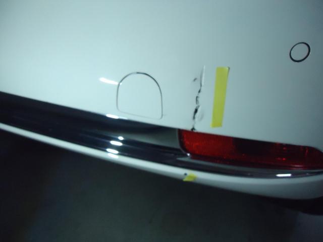 リヤバンパー修理　フィアット５００Ｃ　３ＢＡ－３１２０９　Ｒ５年式　ご新規様　初来店　大阪市　車検　修理　鈑金　塗装　事故修理　パーツ持込取付　西成区　阿倍野区　住吉区　住之江区　