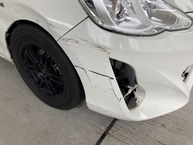 右フロント廻り修理　アクア　ＤＡＡ－ＮＨＰ１０　Ｈ２８年式　ご新規様　初来店　大阪市　車検　修理　鈑金　塗装　事故修理　パーツ持込取付　西成区　阿倍野区　住吉区　住之江区　