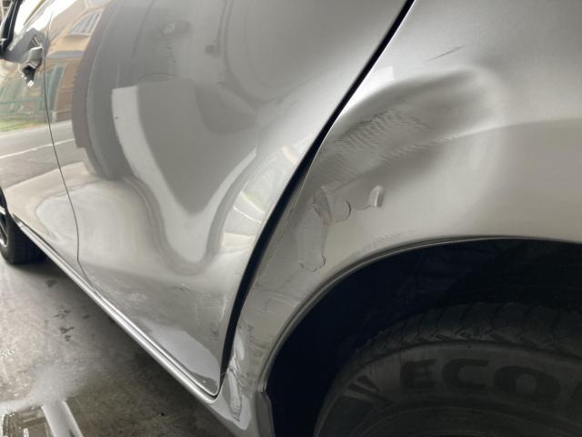 左サイド修理　アクア　ＤＡＡ－ＮＨＰ１０　Ｈ２８年式　ご新規様　初来店　大阪市　車検　修理　鈑金　塗装　事故修理　パーツ持込取付　西成区　阿倍野区　住吉区　住之江区　