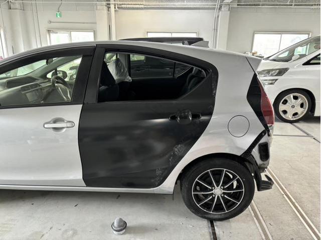 左サイド修理　アクア　ＤＡＡ－ＮＨＰ１０　Ｈ２８年式　ご新規様　初来店　大阪市　車検　修理　鈑金　塗装　事故修理　パーツ持込取付　西成区　阿倍野区　住吉区　住之江区　