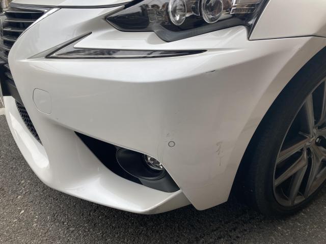 左フロント廻り修理　レクサスＩＳ３００ｈ　ご新規様　初来店　大阪市　車検　修理　鈑金　塗装　事故修理　パーツ持込取付　西成区　阿倍野区　住吉区　住之江区　