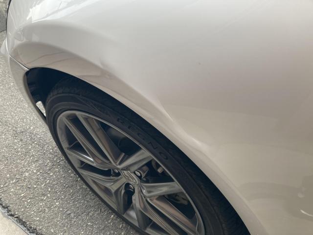 左フロント廻り修理　レクサスＩＳ３００ｈ　ご新規様　初来店　大阪市　車検　修理　鈑金　塗装　事故修理　パーツ持込取付　西成区　阿倍野区　住吉区　住之江区　