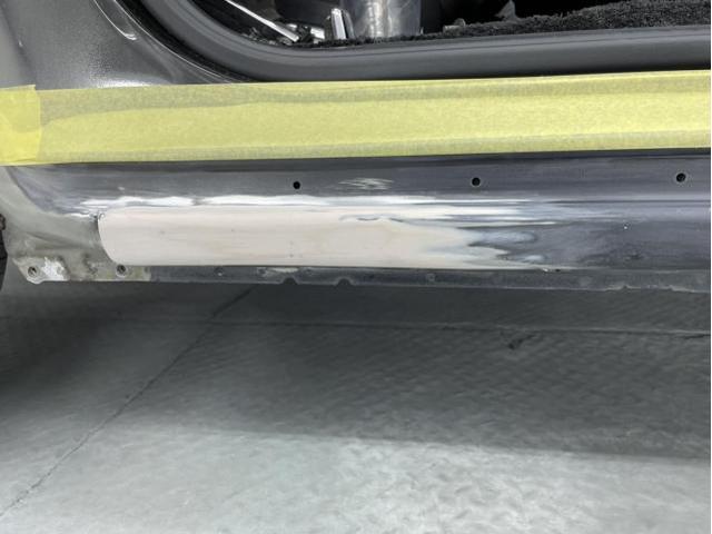 左サイド修理　エルグランド　ＤＢＡ－ＴＥ５２　ご新規様　初来店　大阪市　車検　修理　鈑金　塗装　事故修理　パーツ持込取付　西成区　阿倍野区　住吉区　住之江区　