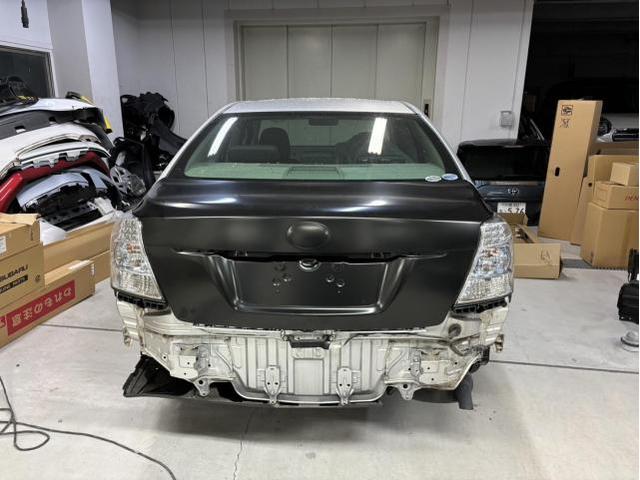 リヤ廻り修理　ＳＡＩ　ＤＡＡ－ＡＺＫ１０　Ｈ２２年式　ご新規様　初来店　大阪市　車検　修理　鈑金　塗装　事故修理　パーツ持込取付　西成区　阿倍野区　住吉区　住之江区　