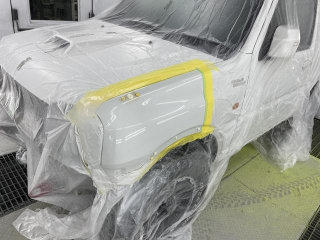 左フロント廻り修理　ジムニー　ＡＢＡ－ＪＢ２３Ｗ　Ｈ２０年式　ご新規様　初来店　大阪市　車検　修理　鈑金　塗装　事故修理　パーツ持込取付　西成区　阿倍野区　住吉区　住之江区　