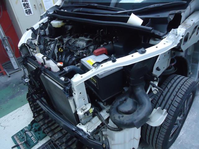 フロント廻り修理　ノア　ＤＢＡ－ＺＲＲ８０Ｇ　ご新規様　初来店　大阪市　車検　修理　鈑金　塗装　事故修理　パーツ持込取付　西成区　阿倍野区　住吉区　住之江区　