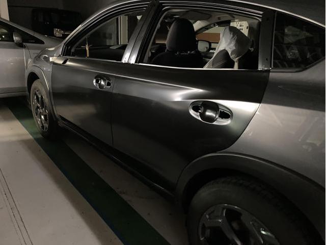 左前後ドア交換　ＸＶハイブリッド　５ＡＡ－ＧＴＥ　Ｒ４年式　ご新規様　初来店　大阪市　車検　修理　鈑金　塗装　事故修理　パーツ持込取付　西成区　阿倍野区　住吉区　住之江区　