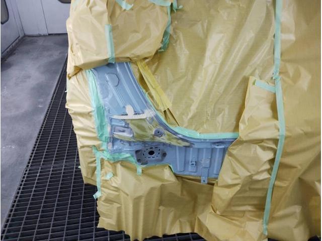 リヤ廻り修理　フィットＥ：ＨＥＶ　６ＡＡ－ＧＲ６　Ｒ４年式　ご新規様　初来店　大阪市　車検　修理　鈑金　塗装　事故修理　パーツ持込取付　西成区　阿倍野区　住吉区　住之江区　