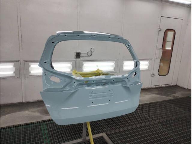 リヤ廻り修理　フィットＥ：ＨＥＶ　６ＡＡ－ＧＲ６　Ｒ４年式　ご新規様　初来店　大阪市　車検　修理　鈑金　塗装　事故修理　パーツ持込取付　西成区　阿倍野区　住吉区　住之江区　