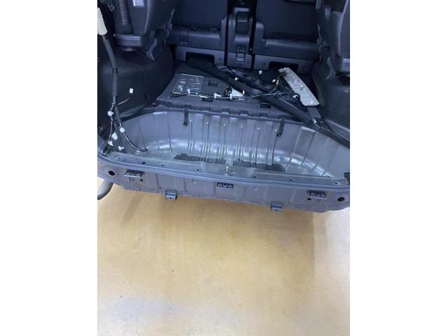 リヤ廻り修理　セレナ　ＤＡＡ－ＨＦＣ２６　Ｈ２５年式　ご新規様　初来店　大阪市　車検　修理　鈑金　塗装　事故修理　パーツ持込取付　西成区　阿倍野区　住吉区　住之江区　