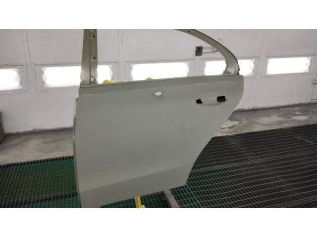 左リヤドア交換　ベンツＣ１８０　５ＡＡ－２０６０４１Ｃ　Ｒ５年式　ご新規様　初来店　大阪市　車検　修理　鈑金　塗装　事故修理　パーツ持込取付　西成区　阿倍野区　住吉区　住之江区　