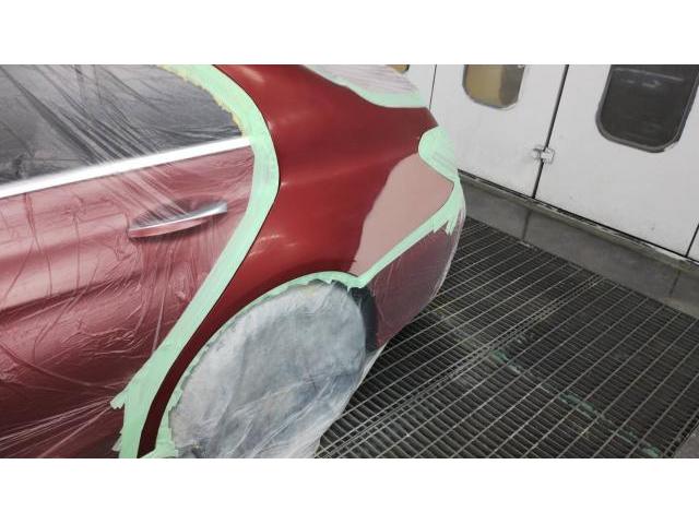 左リヤフェンダー鈑金修理　ベンツＣ２００　ご新規様　初来店　大阪市　車検　修理　鈑金　塗装　事故修理　パーツ持込取付　西成区　阿倍野区　住吉区　住之江区　