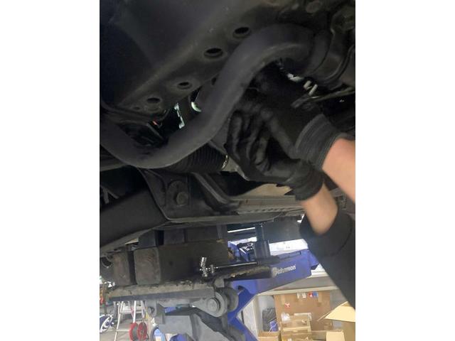 トヨタ　ハイエースワゴン　エンジンマウント交換・ミッションマウント交換　顧客　車検　修理　鈑金　塗装　事故修理　パーツ持込取付　西成区　阿倍野区　住吉区　住之江区