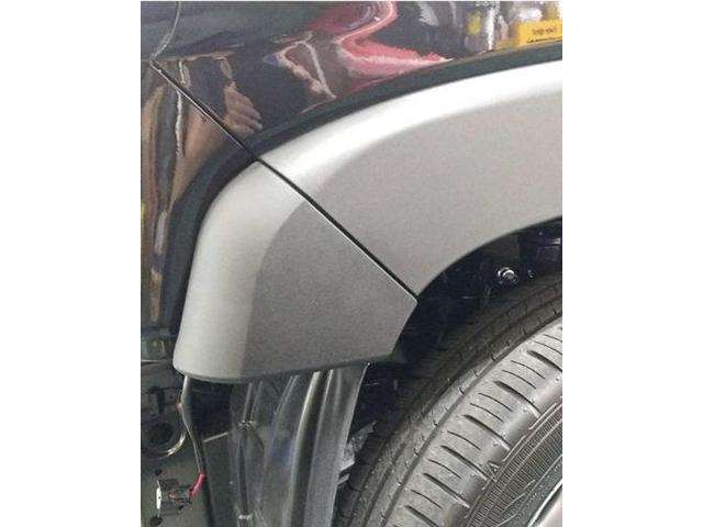 　板金修理専門店だけど・・・・【新車カスタム】やっちゃいます