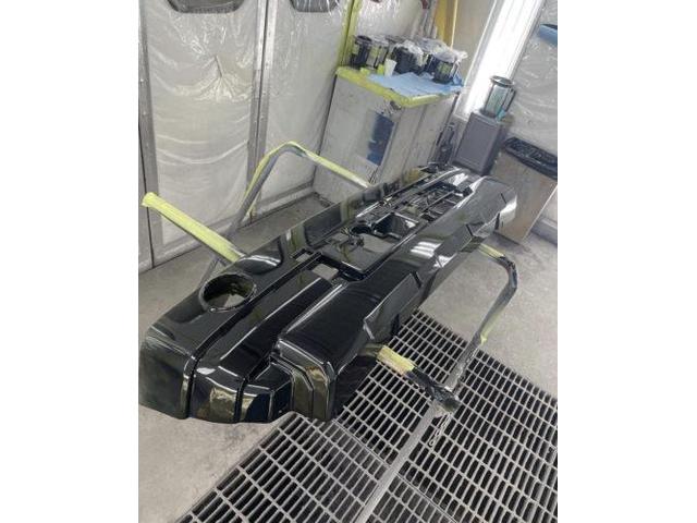 　板金修理専門店だけど・・・・【新車カスタム】やっちゃいます