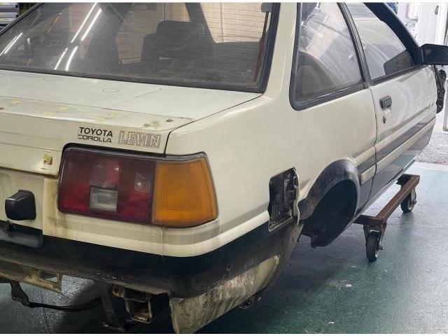 湾岸ミッドナイトではなく、、、頭文字Dで有名なAE86　レストアします