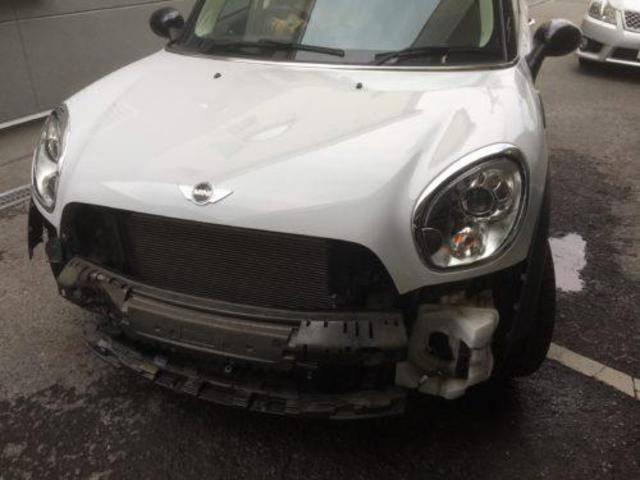 【ミニクーパー】クロスオーバーフロントバンパー修理