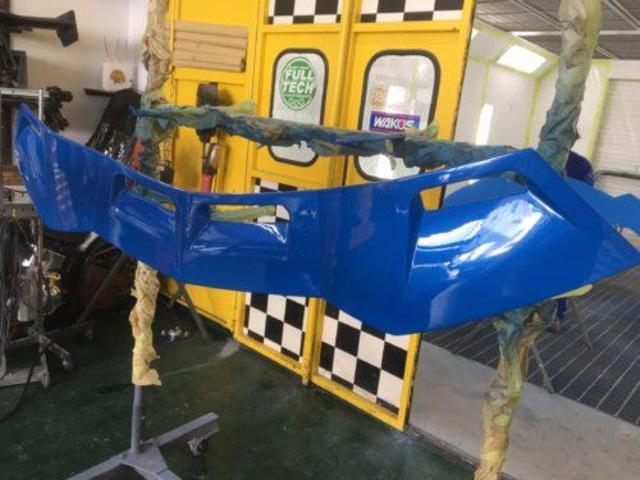 【ランボルギーニ　アヴェンタドール】塗装