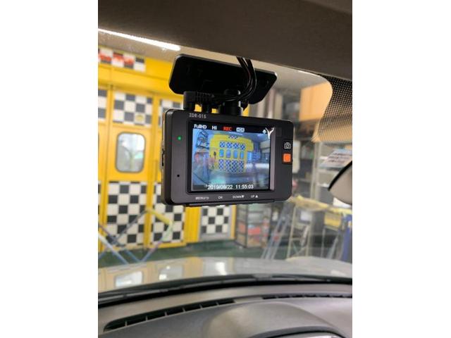 【ルノー　カングー」ドラレコ取付