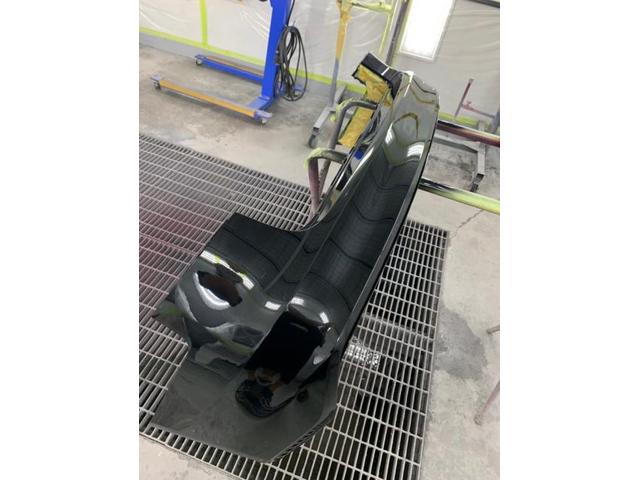 【アウディ　Ａ４】キズ・へこみ直し