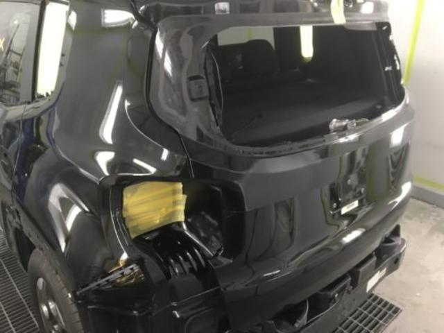 【クライスラー・ジープ ジープ・レネゲード】塗装
