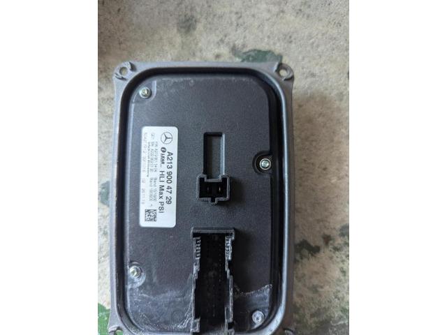 メルセデス・ベンツ　Ｅクラス　電装系修理 ヘッドライト不良修理と交換　大阪府　北摂エリア　茨木　箕面市　吹田　豊中