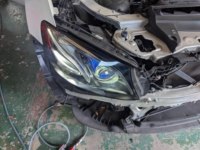 メルセデス・ベンツ　Ｅクラス　電装系修理 ヘッドライト不良修理と交換　大阪府　北摂エリア　茨木　箕面市　吹田　豊中