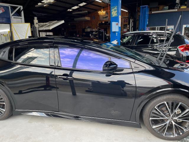 トヨタ　プリウス　カスタム　ゴーストフィルム　車検・整備・修理・メンテナンス・タイヤ交換・持込パーツ取付　大歓迎　南丹市　亀岡市　西京区　京都府