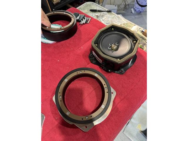 キャデラック　キャデラックドゥビル　カスタム　オーディオ　ワンオフ　スピーカー　FOCAL　京都府　京都市　輸入車　外車　修理　車検　メンテナンス　カスタム