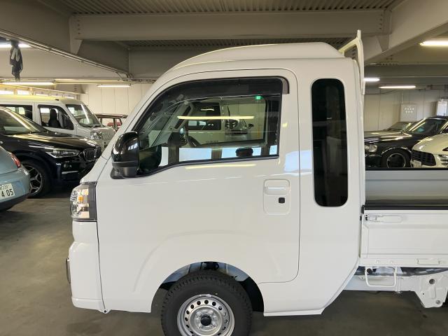 ダイハツ　ハイゼットトラック　フィルム施工　京都府　京都市　輸入車　外車　修理　車検　メンテナンス　カスタム　タイヤ交換　オイル交換　宇治市　長岡京市　亀岡市　大津市　草津市　守山市　栗東市　茨木市　高槻市　奈良市
