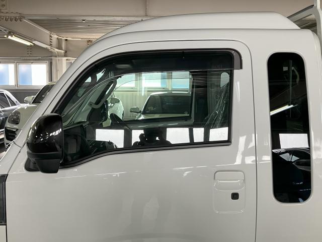 ダイハツ　ハイゼットトラック　フィルム施工　京都府　京都市　輸入車　外車　修理　車検　メンテナンス　カスタム　タイヤ交換　オイル交換　宇治市　長岡京市　亀岡市　大津市　草津市　守山市　栗東市　茨木市　高槻市　奈良市