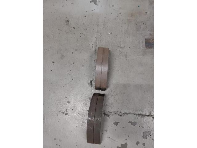 メルセデス・ベンツ　Ｖクラス　サスペンション・足回り修理・整備　ブレーキパッド　ブレーキシュー　京都府　京都市　輸入車　外車　修理　車検　メンテナンス　カスタム　タイヤ交換　オイル交換　宇治市　長岡京市　亀岡市　大津市　草津市　守山市　