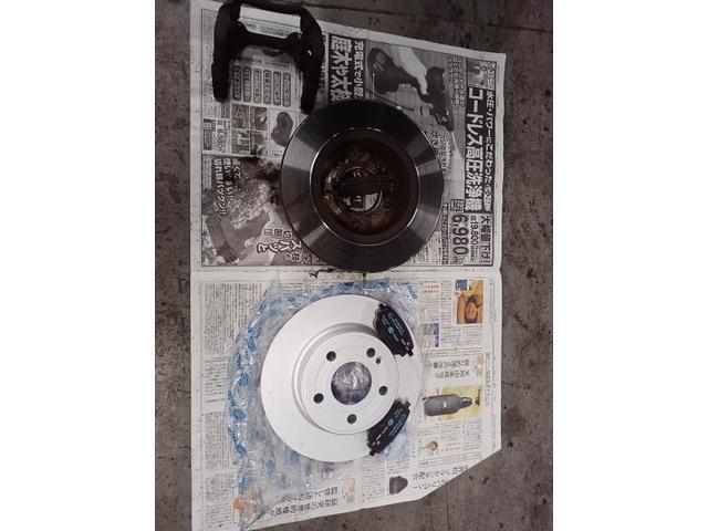 メルセデス・ベンツ　Ｂクラス　サスペンション・足回り修理・整備　W247 ブレーキパッド　京都府　京都市　輸入車　外車　修理　車検　メンテナンス　カスタム　タイヤ交換　オイル交換　宇治市　長岡京市　亀岡市　大津市　草津市　守山市　栗東市