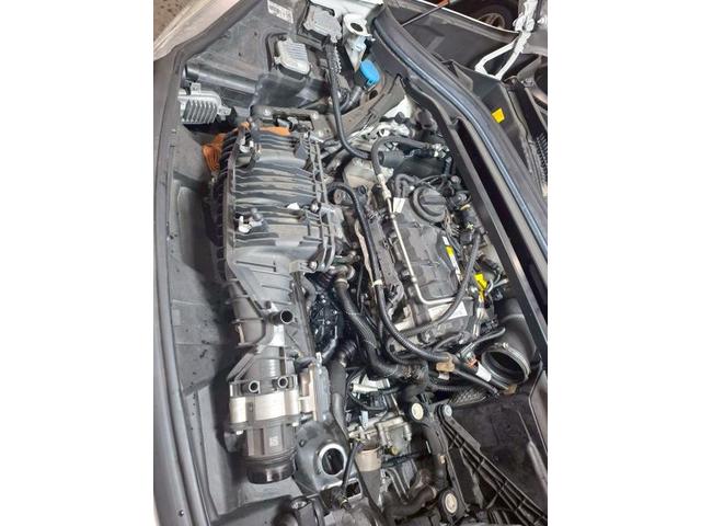 ＢＭＷ　Ｘ１　エンジン関連修理・整備　冷却水漏れ　クーラント漏れ　京都府　京都市　輸入車　外車　修理　車検　メンテナンス　カスタム　タイヤ交換　オイル交換　宇治市　長岡京市　亀岡市　大津市　草津市　守山市　栗東市　茨木市　高槻市　奈良市