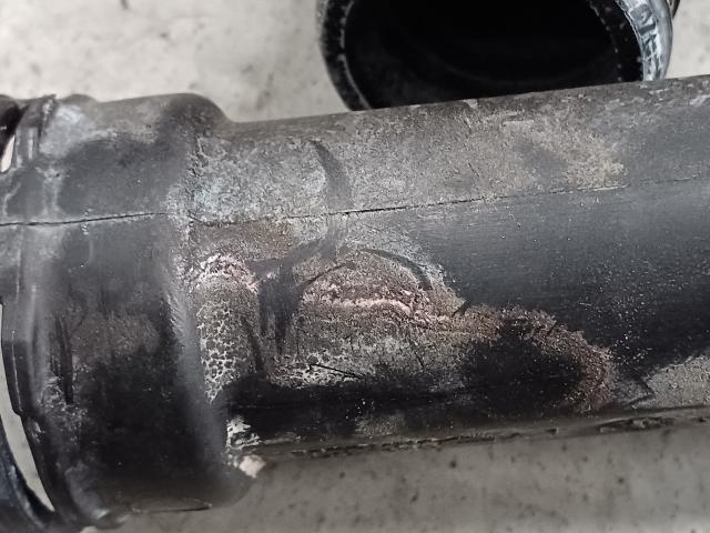 プジョー　３０８　エンジン関連修理・整備　冷却水漏れ　クーラント漏れ　サーモスタット交換　京都府　京都市　輸入車　外車　修理　車検　メンテナンス　カスタム　タイヤ交換　オイル交換　宇治市　長岡京市　亀岡市　大津市　草津市