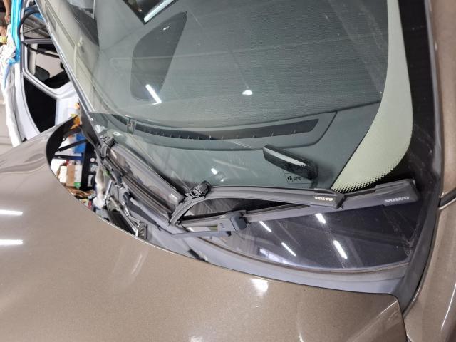 ボルボ　ＸＣ６０　サスペンション・足回り修理・整備　ブレーキパッド　タイベル交換　京都府　京都市　輸入車　外車　修理　車検　メンテナンス　カスタム　タイヤ交換　オイル交換　宇治市　長岡京市　亀岡市　大津市　草津市　守山市　栗東市　茨木市　
