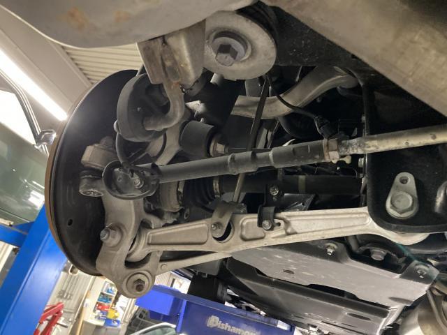 レクサス　ＬＳ　納車点検整備　京都府　京都市　輸入車　外車　修理　車検　メンテナンス　カスタム　タイヤ交換　オイル交換　宇治市　長岡京市　亀岡市　大津市　草津市　守山市　栗東市　茨木市　高槻市　奈良市