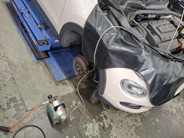 フィアット　５００Ｘ　車検　京都府　京都市　輸入車　外車　修理　車検　メンテナンス　カスタム　タイヤ交換　オイル交換　宇治市　長岡京市　亀岡市　大津市　草津市　守山市　栗東市　茨木市　高槻市　奈良市