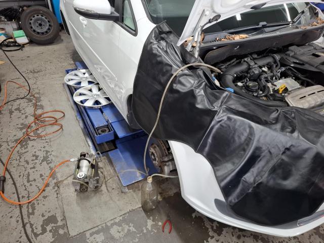 フォルクスワーゲン　ゴルフトゥーラン　車検　京都府　京都市　輸入車　外車　修理　車検　メンテナンス　カスタム　タイヤ交換　宇治市　長岡京市　亀岡市　大津市　草津市　守山市　栗東市　茨木市　高槻市　奈良市