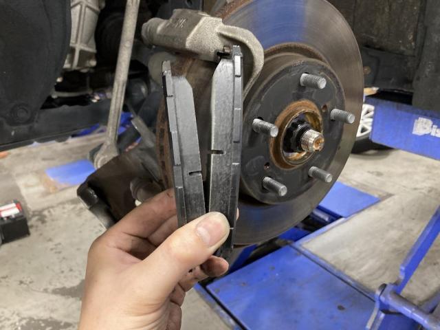 トヨタ　プリウスα　車検　京都府　京都市　輸入車　外車　修理　車検　メンテナンス　カスタム　タイヤ交換　宇治市　長岡京市　亀岡市　大津市　草津市　守山市　栗東市　茨木市　高槻市　奈良市