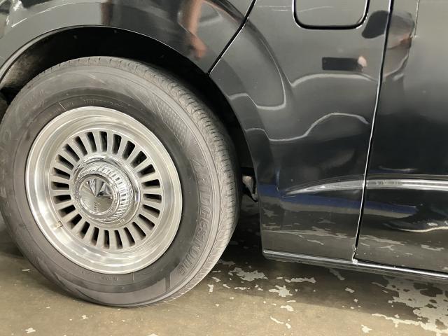 トヨタ　ハイエースバン　板金・外装補修　サイドステップへこみ　京都府　京都市　輸入車　外車　修理　車検　メンテナンス　カスタム　タイヤ交換　宇治市　長岡京市　亀岡市　大津市　草津市　守山市　栗東市　茨木市　高槻市　奈良市