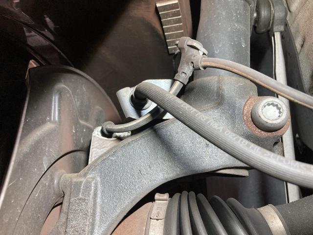 フォルクスワーゲン ポロGTI サスペンション・足回り修理・整備 ABSセンサー 京都市 輸入車 外車 修理 車検 メンテナンス カスタム タイヤ交換 宇治市 長岡京市 亀岡市 大津市 草津市 守山市 栗東市 茨木市 高槻市 奈良市